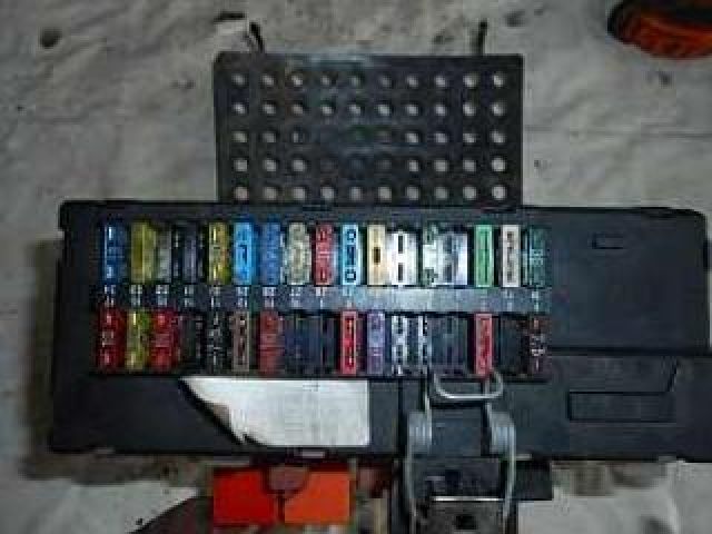 bontott FORD ESCORT Biztosítéktábla Doboz