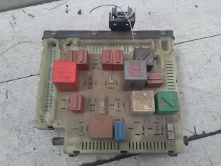 bontott FORD ESCORT Biztosítéktábla Utastér