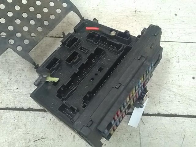 bontott FORD ESCORT Biztosítéktábla Utastér