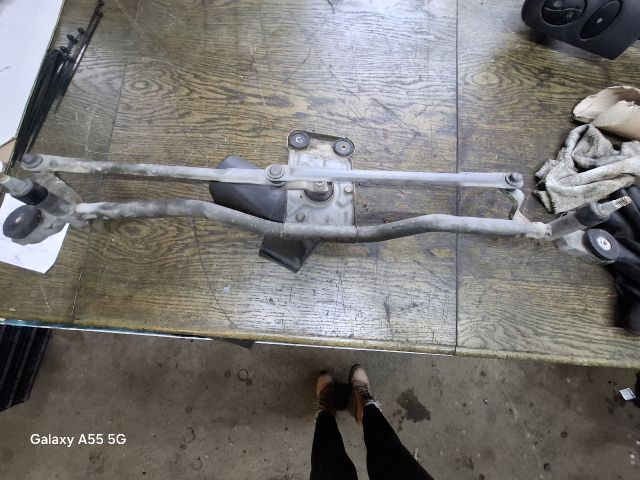 bontott FORD ESCORT Első Ablaktörlő Szerkezet Motorral