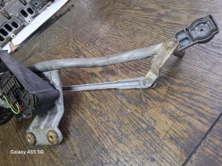 bontott FORD ESCORT Első Ablaktörlő Szerkezet Motorral