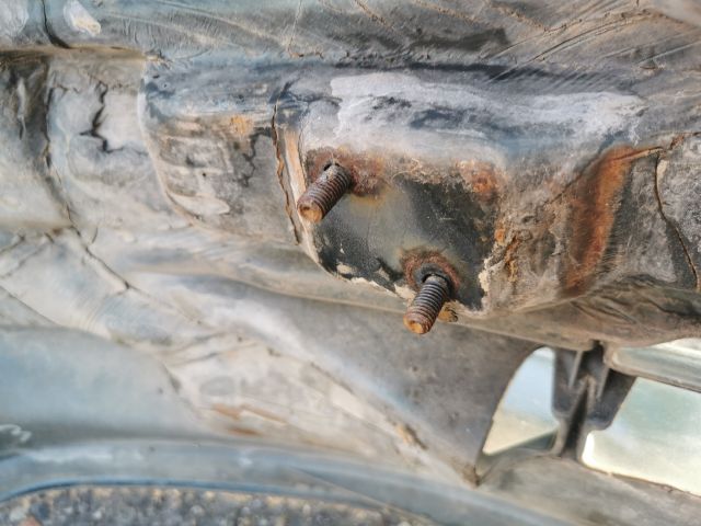 bontott FORD ESCORT Első Lökhárító (Részeivel)