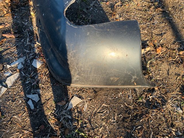 bontott FORD ESCORT Első Lökhárító (Részeivel)