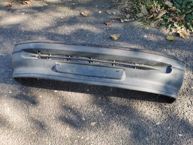 bontott FORD ESCORT Első Lökhárító (Részeivel)