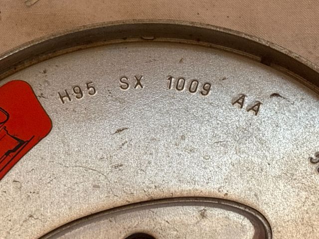 bontott FORD ESCORT Felniközép (1 db)