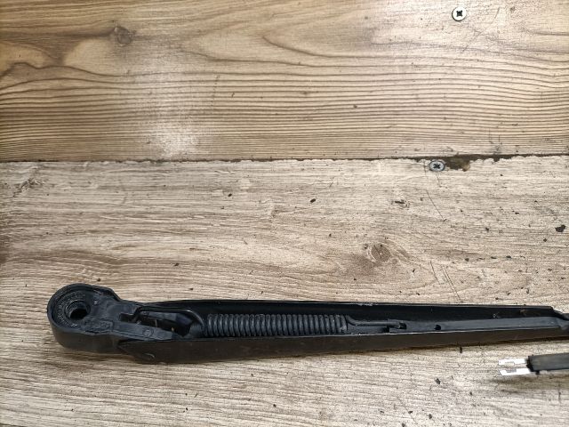 bontott FORD ESCORT Hátsó Ablaktörlő Kar