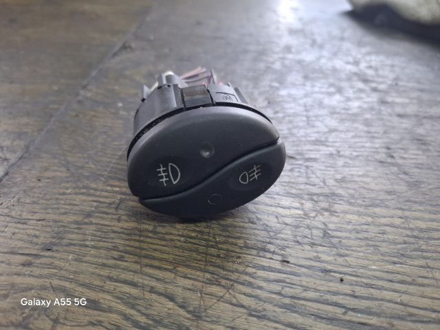 bontott FORD ESCORT Hátsó Ködzárófény Kapcsoló