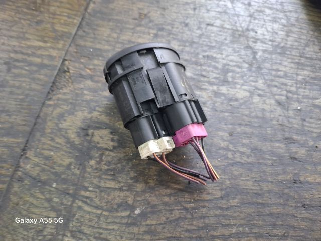 bontott FORD ESCORT Hátsó Ködzárófény Kapcsoló