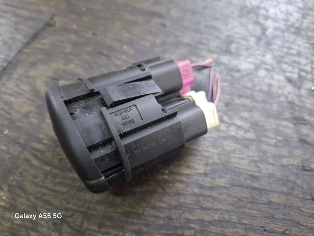 bontott FORD ESCORT Hátsó Ködzárófény Kapcsoló