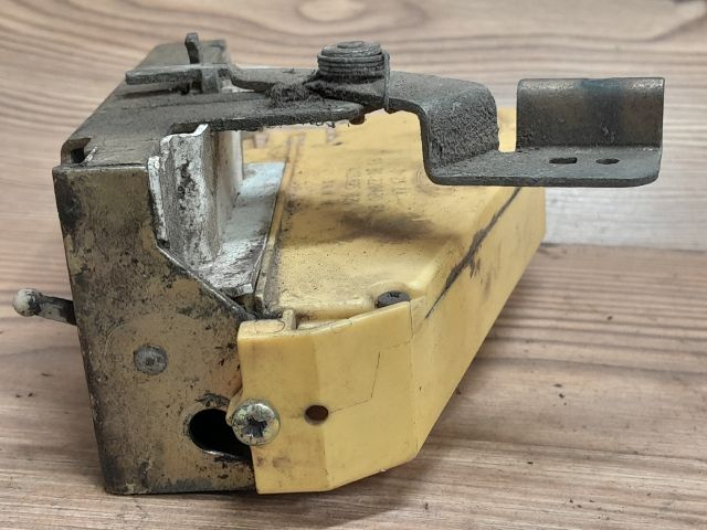 bontott FORD ESCORT Jobb hátsó Ajtózár