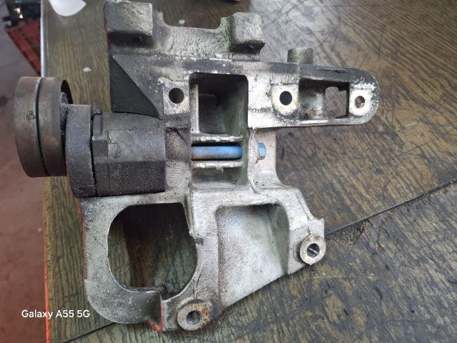 bontott FORD ESCORT Klímakompresszor Tartó Bak