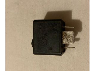 bontott FORD FIESTA I Relé