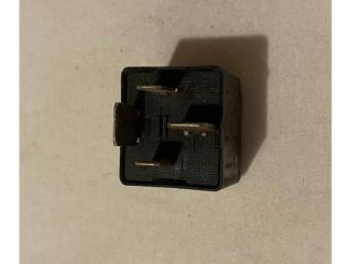 bontott FORD FIESTA I Relé