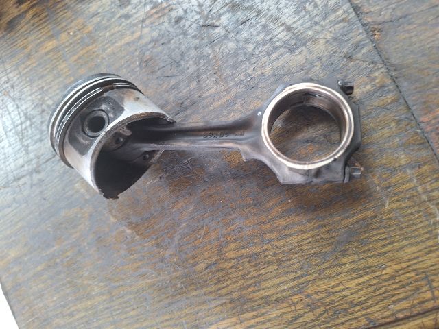 bontott FORD FIESTA III Dugattyú és Hajtókar