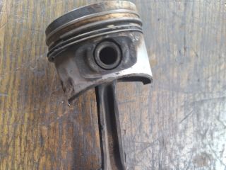 bontott FORD FIESTA III Dugattyú és Hajtókar