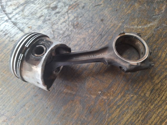 bontott FORD FIESTA III Dugattyú és Hajtókar