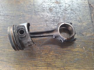 bontott FORD FIESTA III Dugattyú és Hajtókar