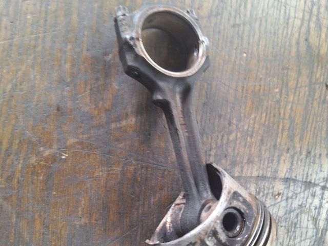 bontott FORD FIESTA III Dugattyú és Hajtókar