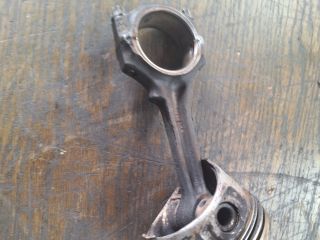 bontott FORD FIESTA III Dugattyú és Hajtókar