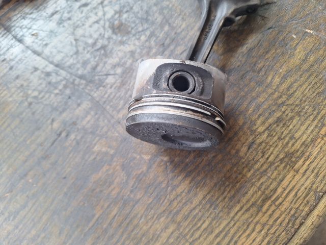 bontott FORD FIESTA III Dugattyú és Hajtókar