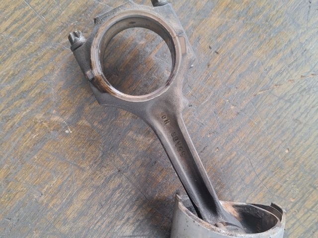 bontott FORD FIESTA III Dugattyú és Hajtókar