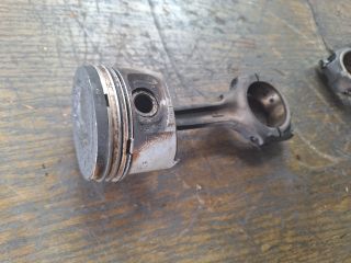 bontott FORD FIESTA III Dugattyú és Hajtókar