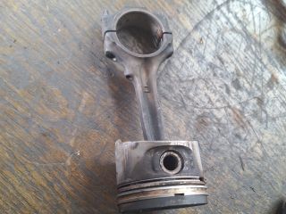 bontott FORD FIESTA III Dugattyú és Hajtókar