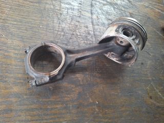 bontott FORD FIESTA III Dugattyú és Hajtókar