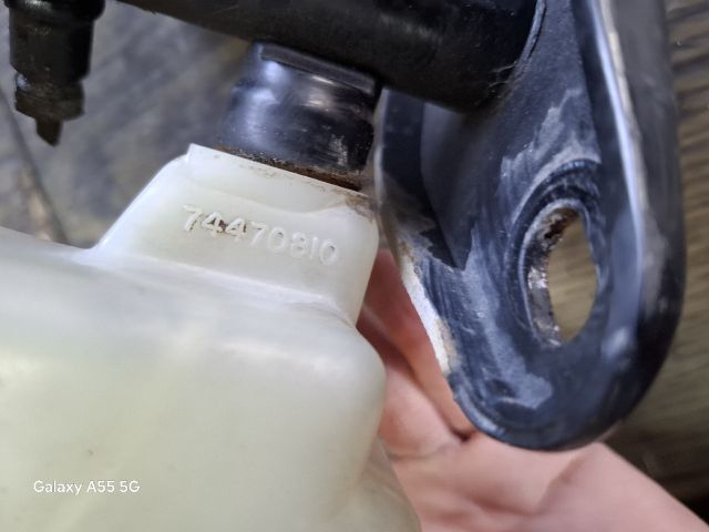 bontott FORD FIESTA III Főfékhenger