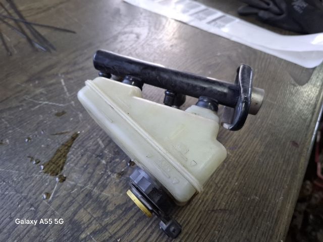 bontott FORD FIESTA III Főfékhenger