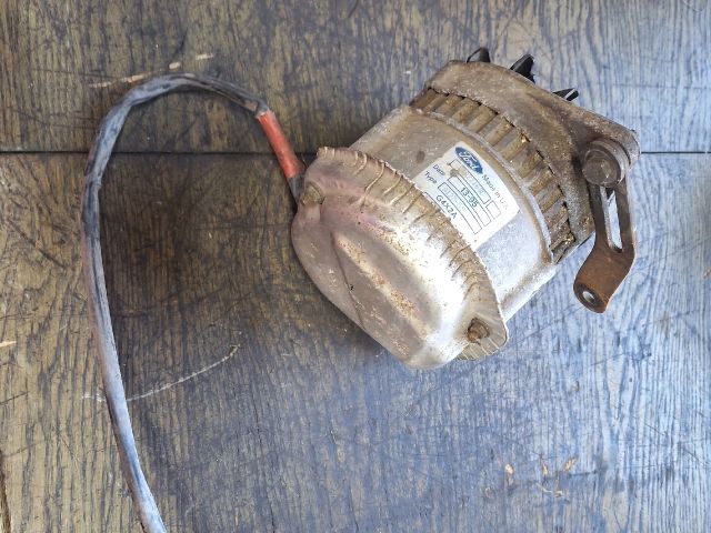 bontott FORD FIESTA III Generátor