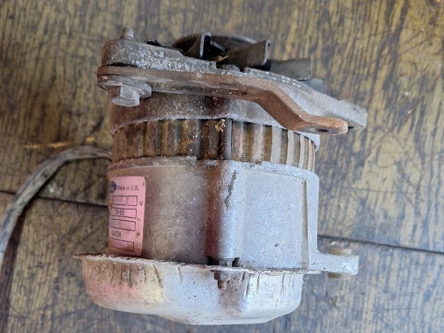 bontott FORD FIESTA III Generátor