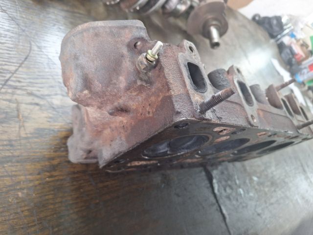 bontott FORD FIESTA III Hengerfej