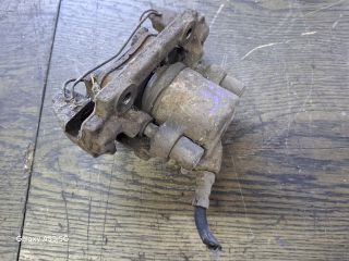 bontott FORD FIESTA III Jobb első Féknyereg Munkahengerrel