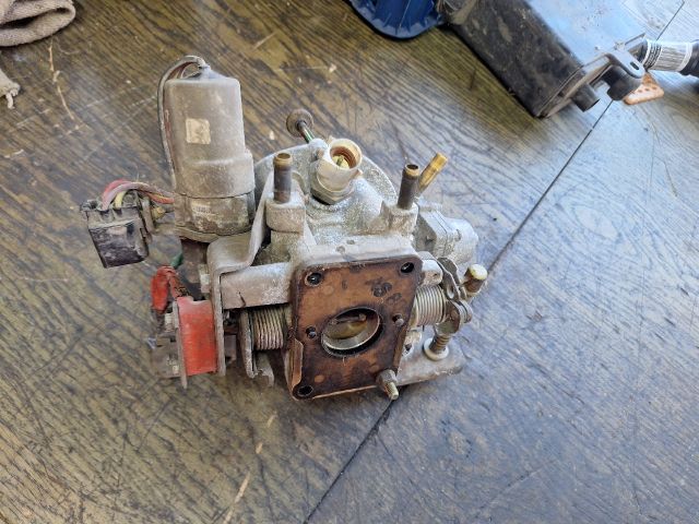 bontott FORD FIESTA III Központi Injektor