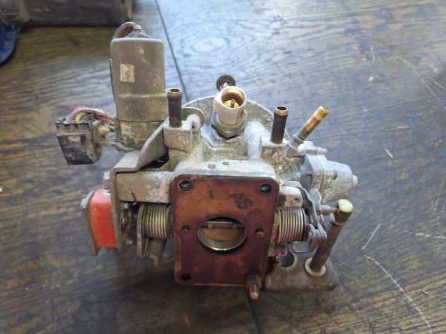 bontott FORD FIESTA III Központi Injektor