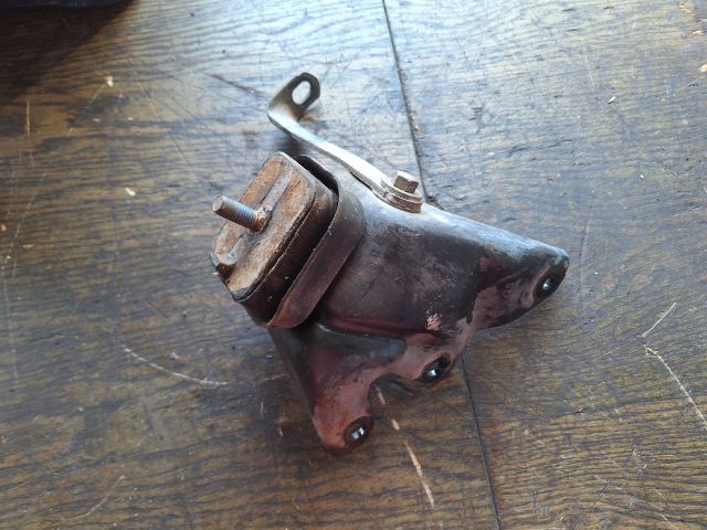 bontott FORD FIESTA III Motor Tartó Bak (Fém)