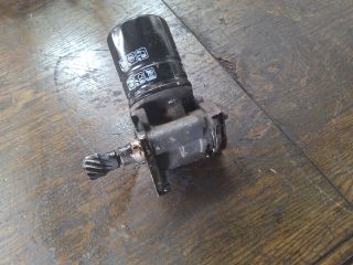 bontott FORD FIESTA III Olajszivattyú