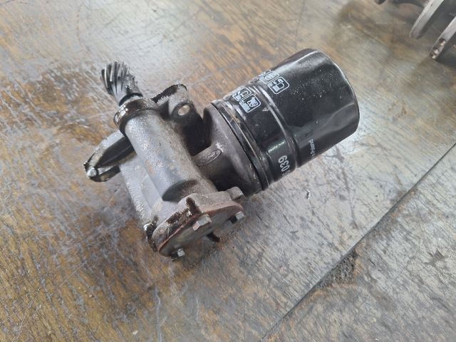 bontott FORD FIESTA III Olajszivattyú