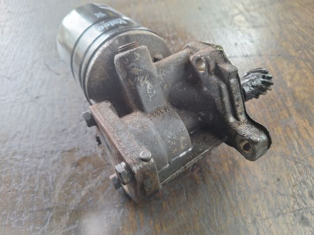 bontott FORD FIESTA III Olajszivattyú