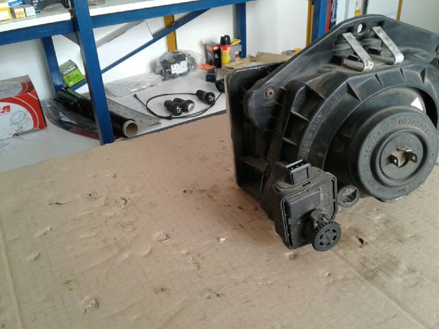 bontott FORD FIESTA III Bal Fényszóró