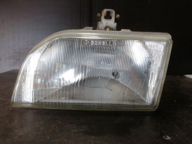 bontott FORD FIESTA III Bal Fényszóró