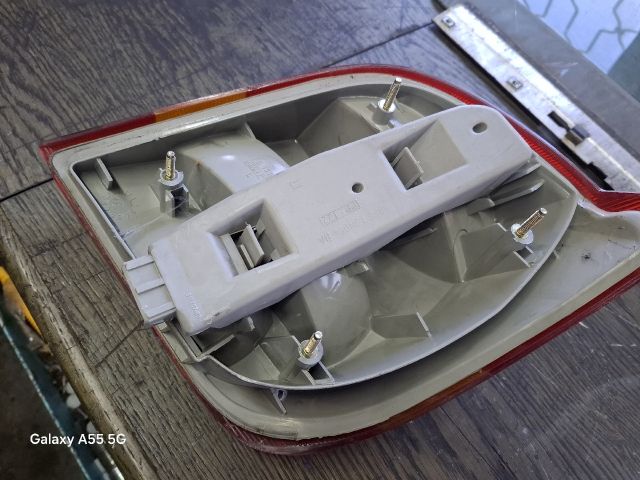 bontott FORD FIESTA III Bal Hátsó Lámpa