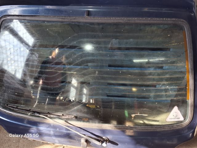 bontott FORD FIESTA III Csomagtérajtó (Részeivel)