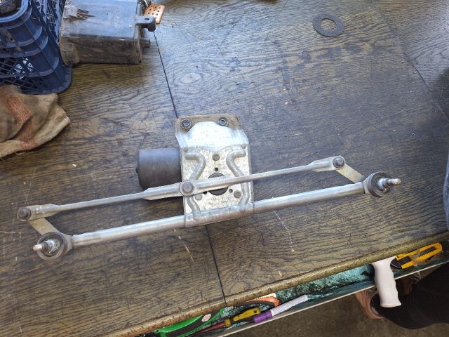 bontott FORD FIESTA III Első Ablaktörlő Szerkezet Motorral