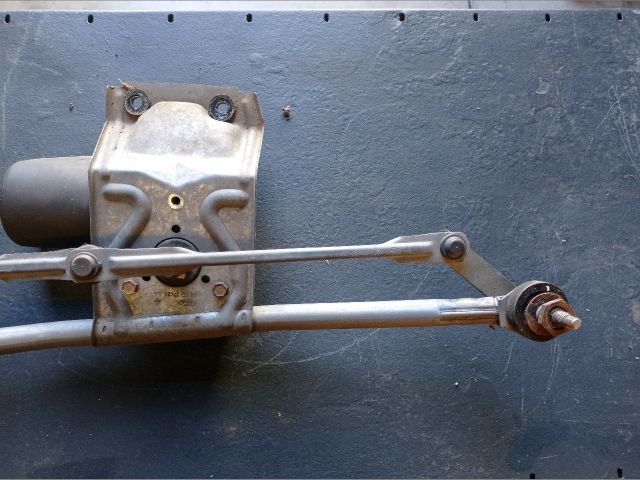 bontott FORD FIESTA III Első Ablaktörlő Szerkezet