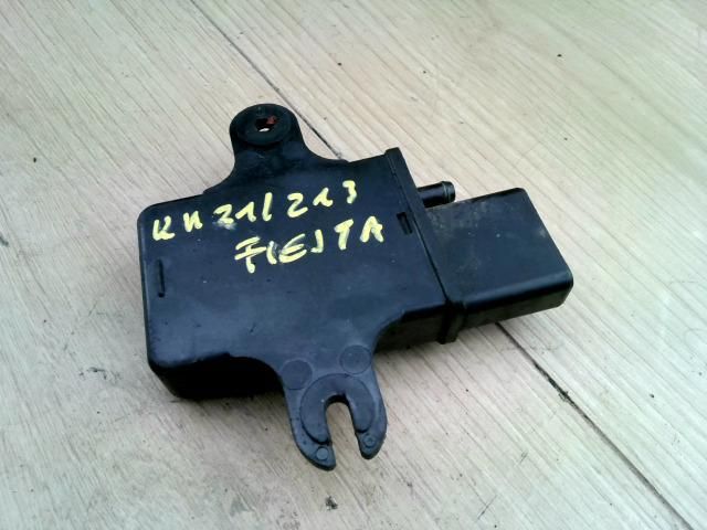 bontott FORD FIESTA III GPS Antenna