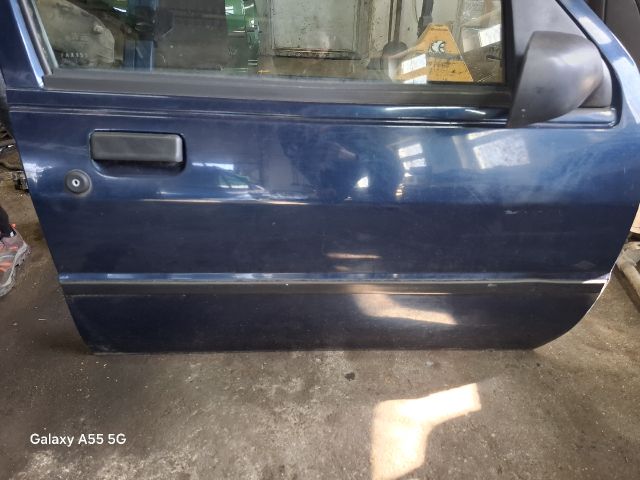 bontott FORD FIESTA III Jobb első Ajtó (Részeivel)