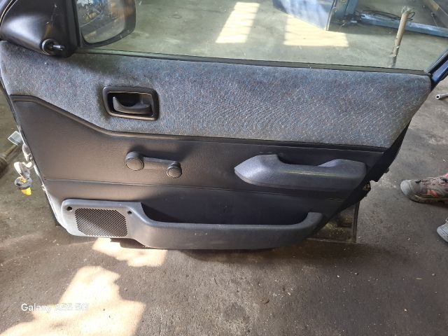 bontott FORD FIESTA III Jobb első Ajtó (Részeivel)