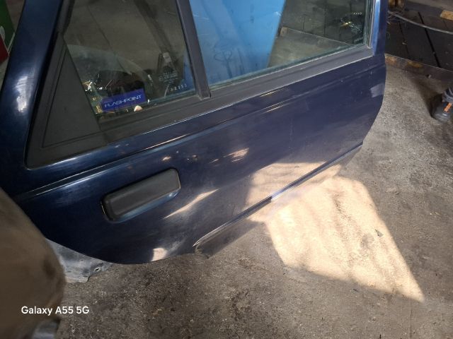 bontott FORD FIESTA III Jobb hátsó Ajtó (Részeivel)